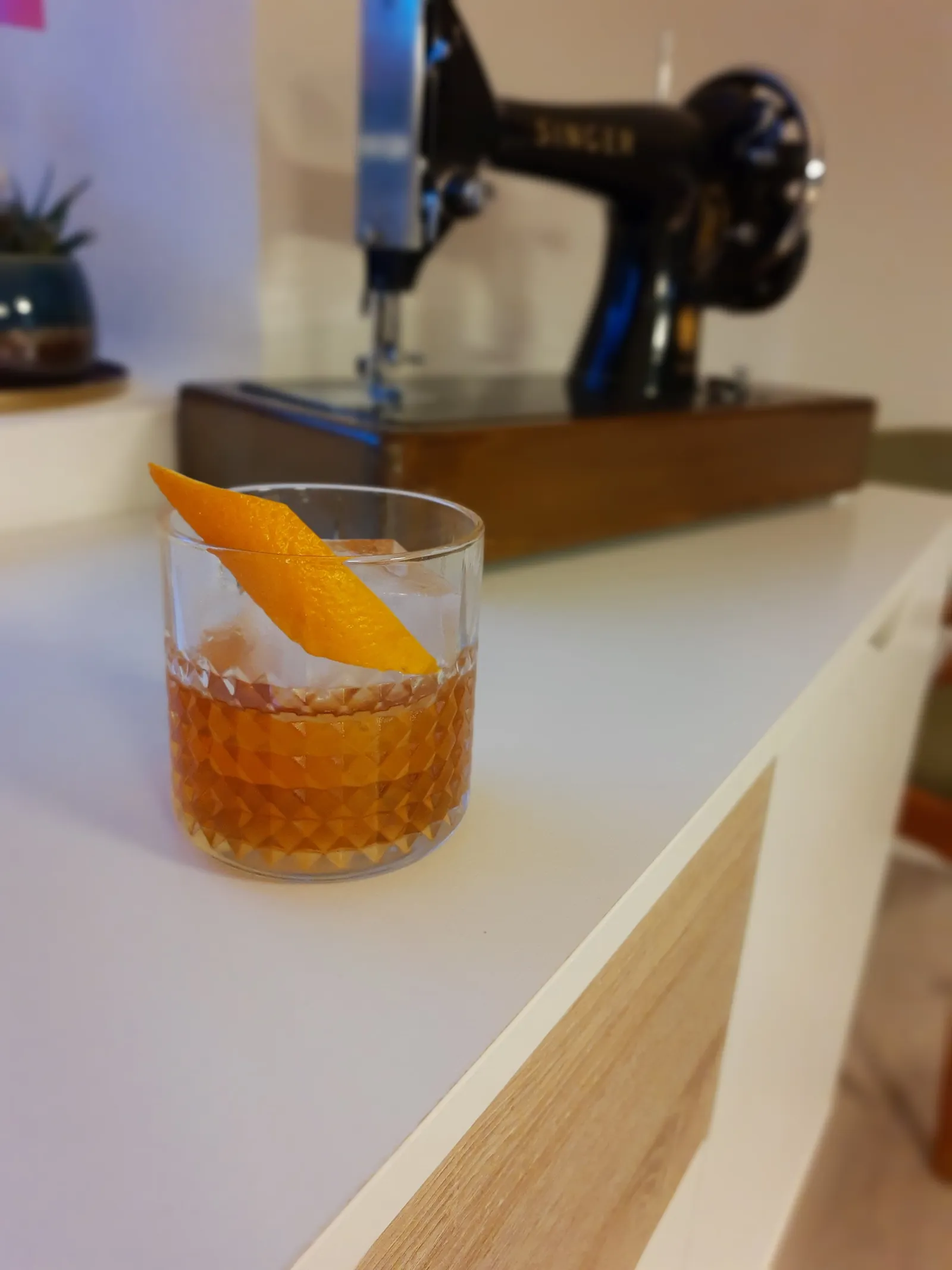 Old Fashioned cocktail i rocksglas