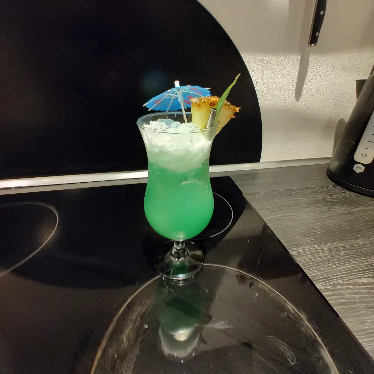En Blue Hawaii i et hurricane glas